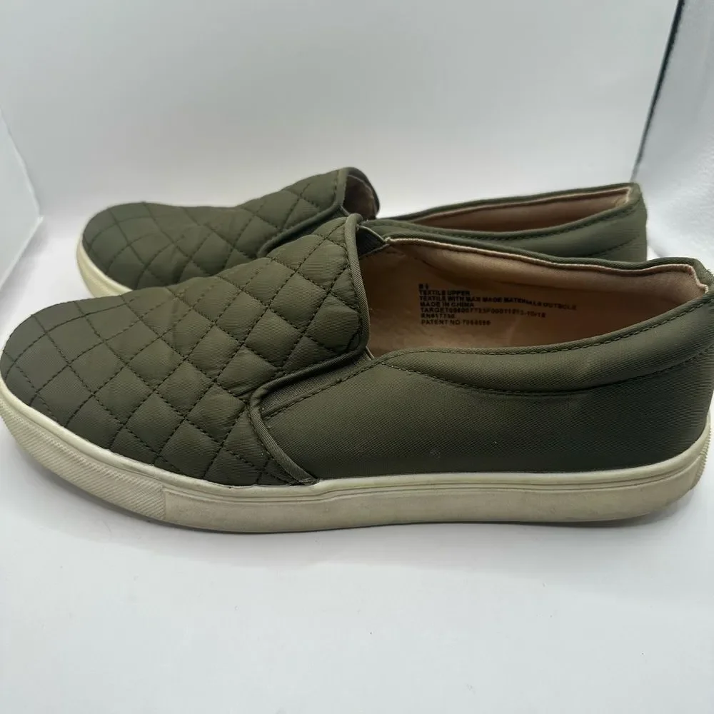 A New Tan Olive Quilted Slip-On Loafers size 9.5